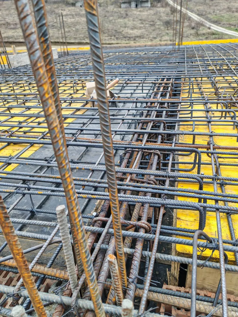 Armătura fundației înainte de turnarea betonului